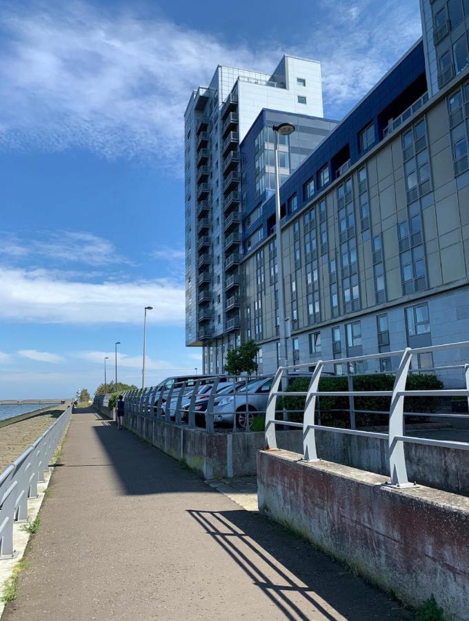 Beautiful Modern Sea-Side Apartment In The City Эдинбург Экстерьер фото